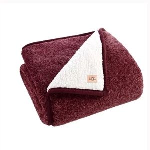UGG Sherpa Blanket Throw- RED/Maroon -NWT
